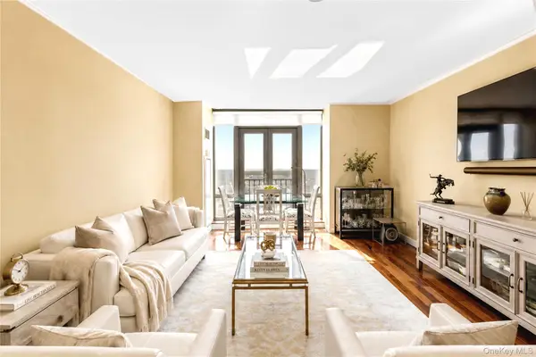 10 City Place #PH2C, White Plains, NY 10601