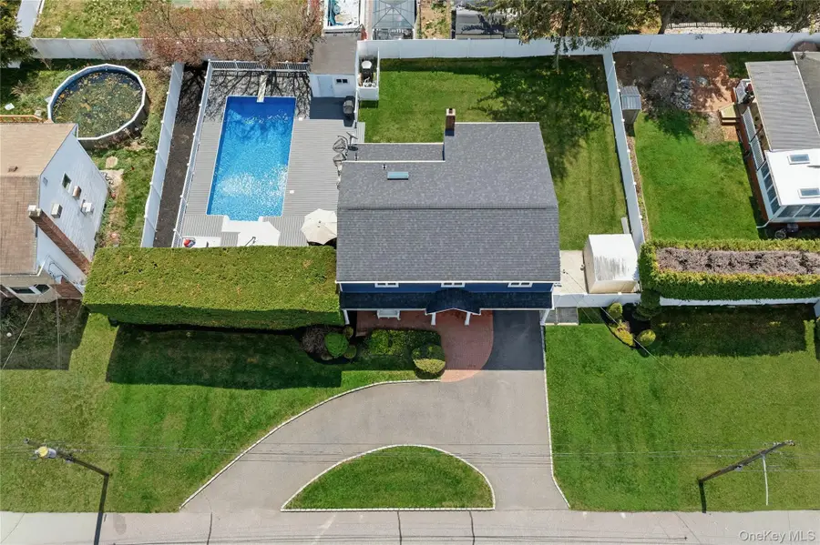 750 Outlook Avenue, West Babylon, NY 11704 - #3