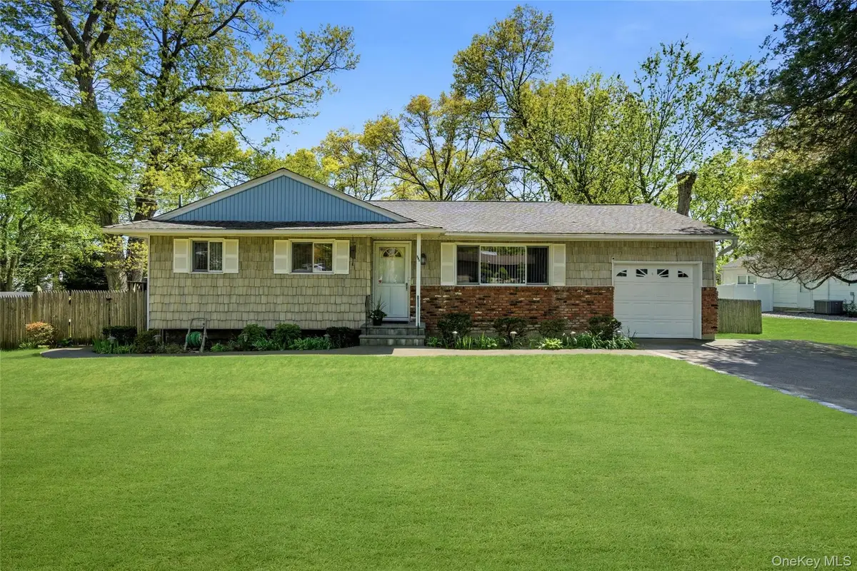 610 Beaver Lane, Ronkonkoma, NY 11779 - #1