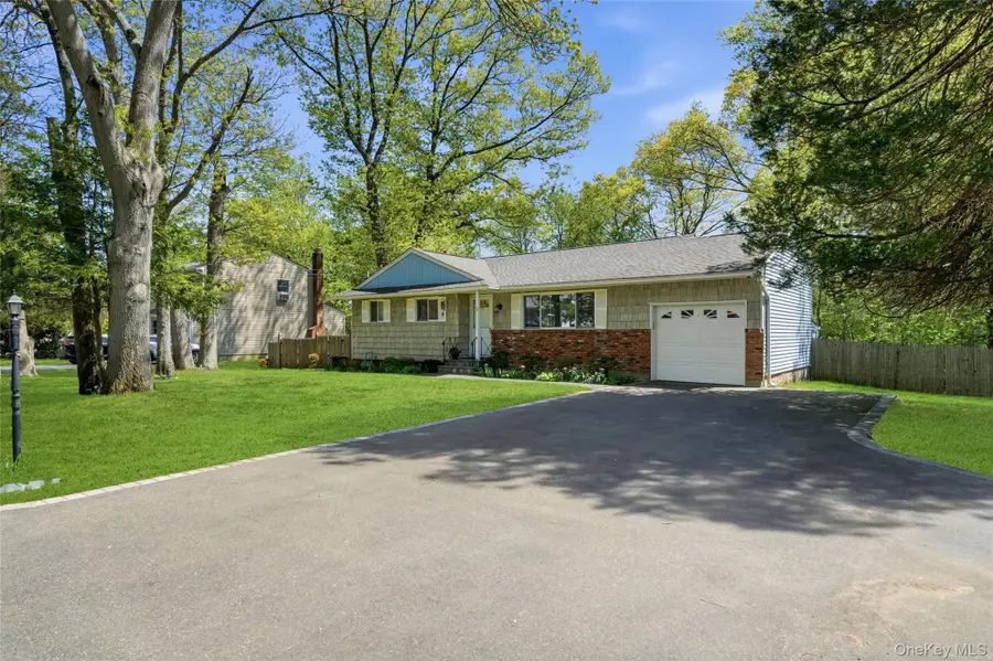 610 Beaver Lane, Ronkonkoma, NY 11779 - #2