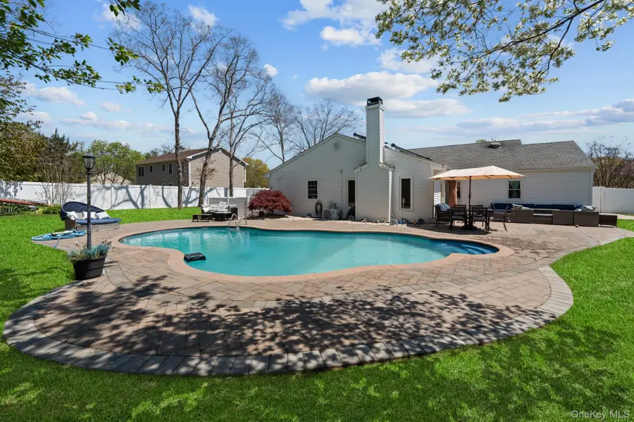 24 Gabon Lane, Coram, NY 11727 - #2