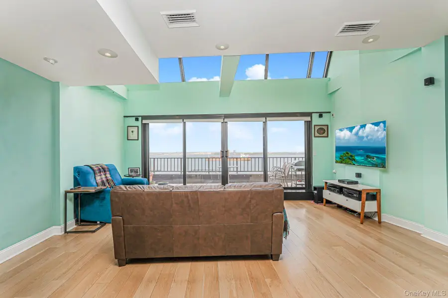 10 Bay Street Landing #8D, Staten Island, NY 10301 - #2