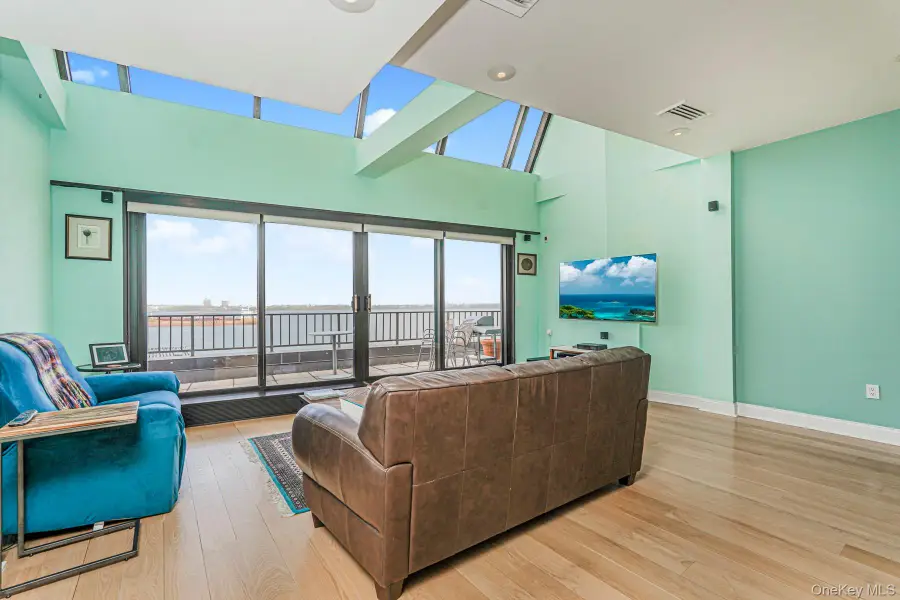 10 Bay Street Landing #8D, Staten Island, NY 10301 - #3