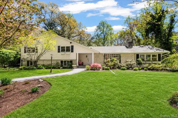 5 Fox Lane, Locust Valley, NY 11560