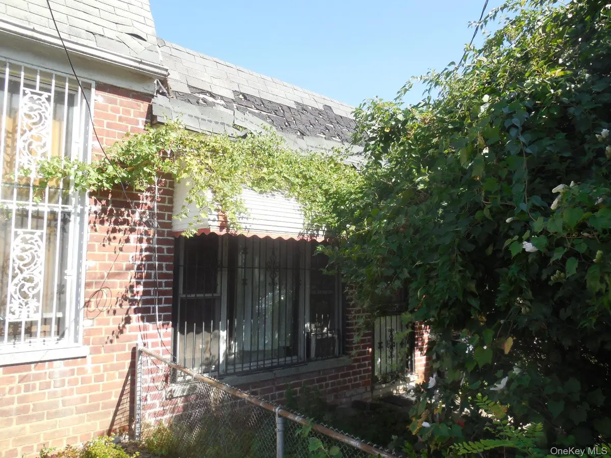 3342 Gunther Avenue, Bronx, NY 10469 - #1