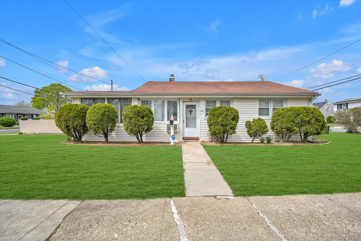 62 Wood Lane, Valley Stream, NY 11581 - #1