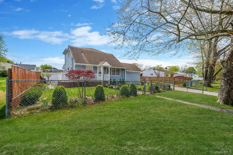 34 E Beech Street, Central Islip, NY 11722 - #2