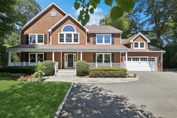11 Cobblestone Court, Centerport, NY 11721