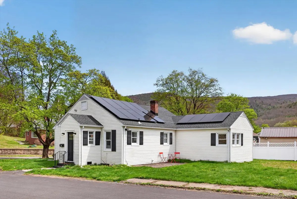 14 Roslyn Street, Ellenville, NY 12428 - #1