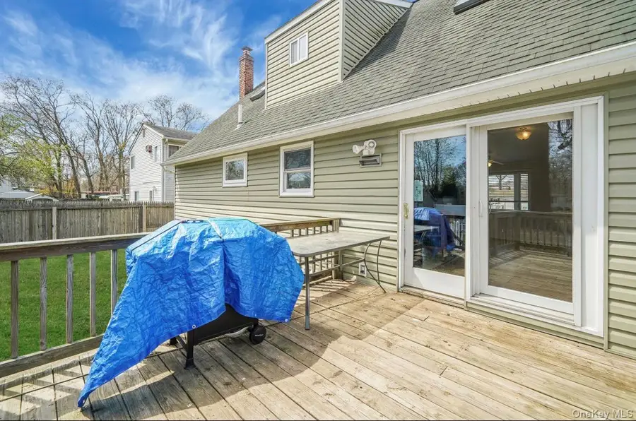 15 Maplewood Drive, Shirley, NY 11967 - #3