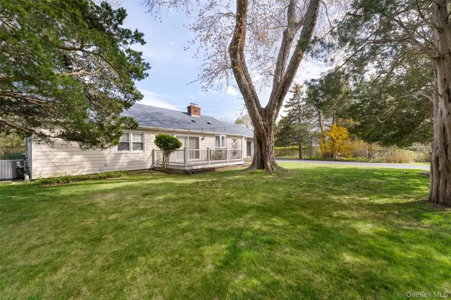 4 Hampton Harbor Lane, Hampton Bays, NY 11946 - #3