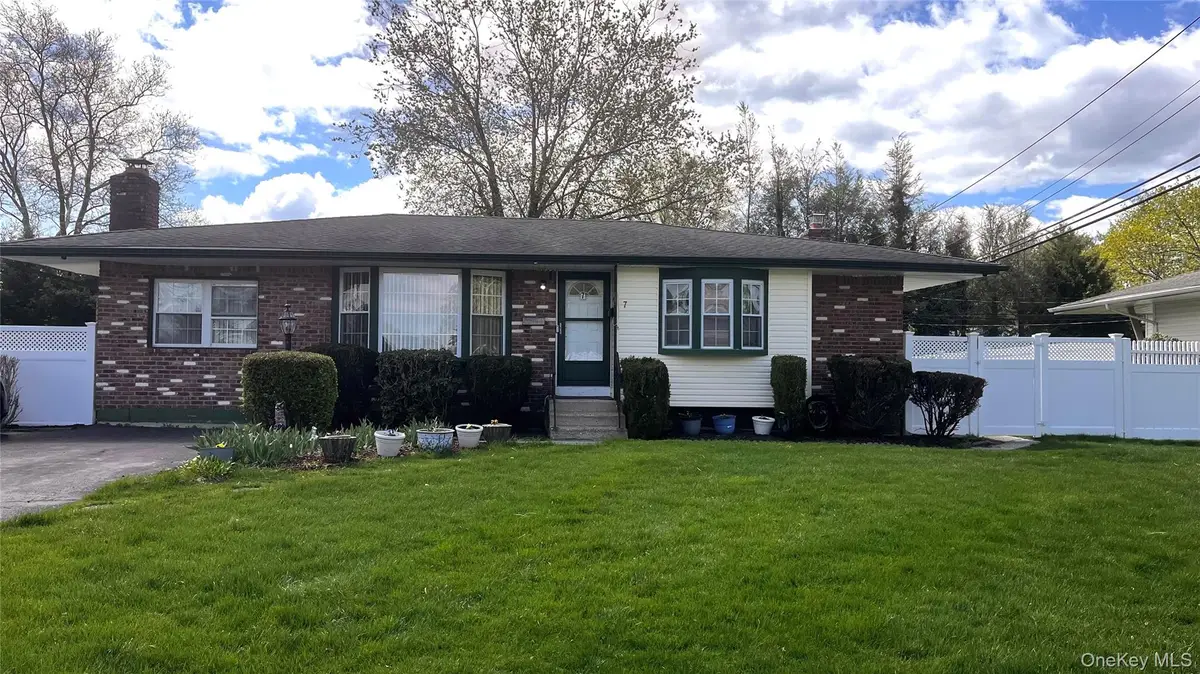 7 Applewood Road, Saint James, NY 11780 - #1