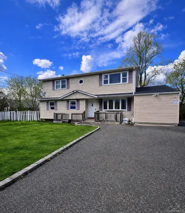 69 Commercial Boulevard, Central Islip, NY 11722