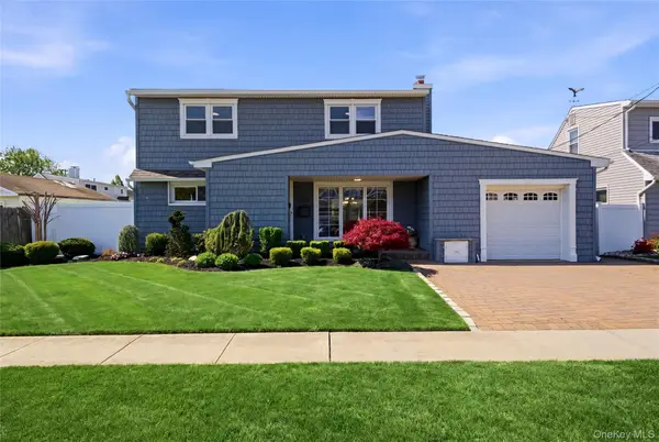 120 Franklin Place, Massapequa, NY 11758