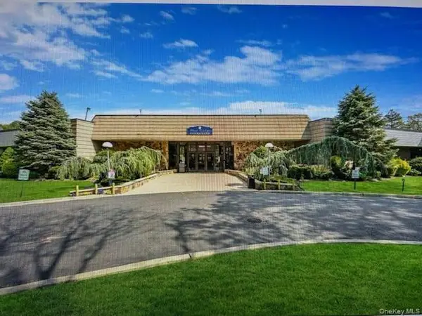 594 Blue Ridge Drive, Medford, NY 11763