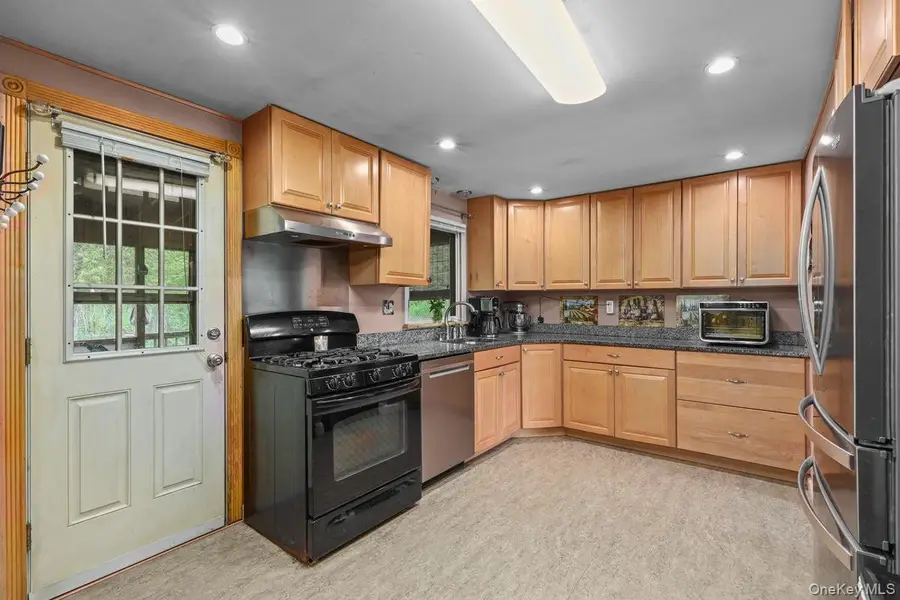 18 Scott Drive, Wappingers Falls, NY 12590 - #3