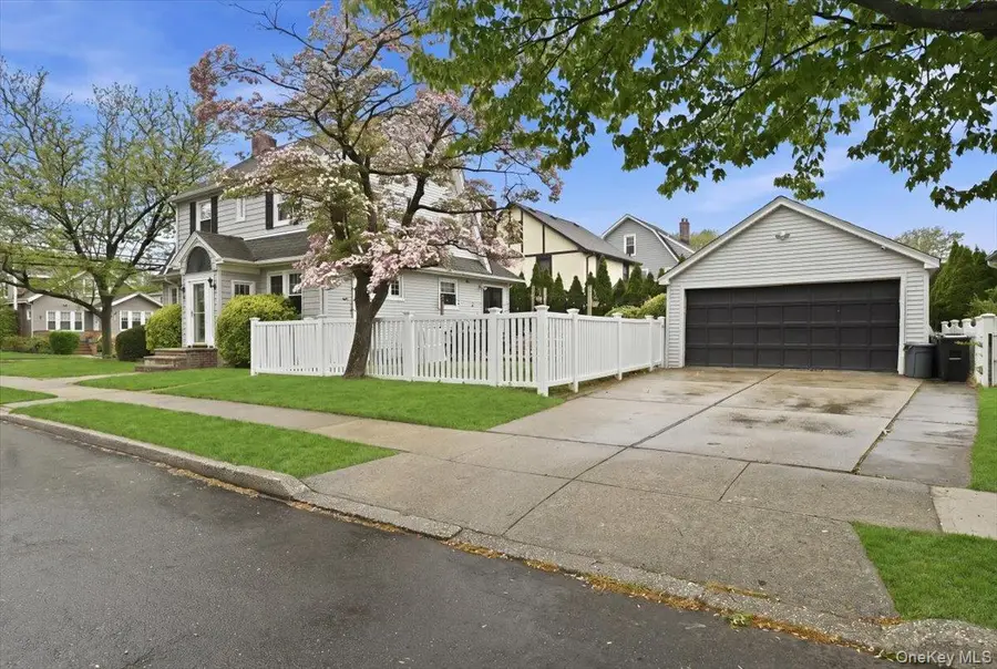 66 Primrose Avenue, Floral Park, NY 11001 - #3