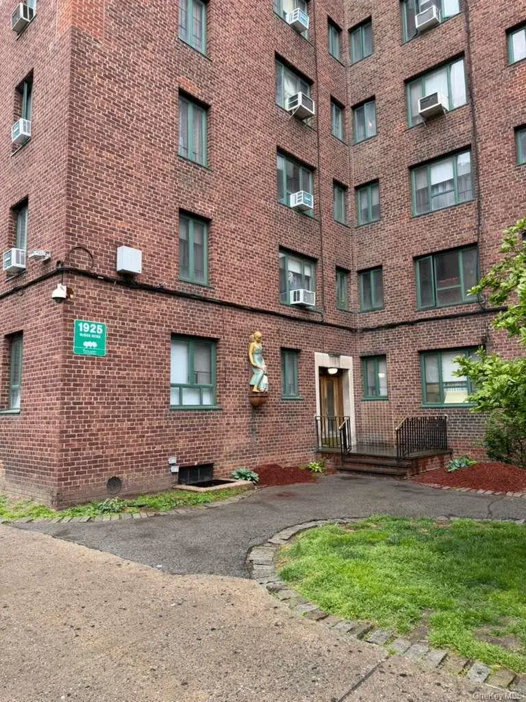 1925 Mcgraw Avenue #MH, Bronx, NY 10462 - #2