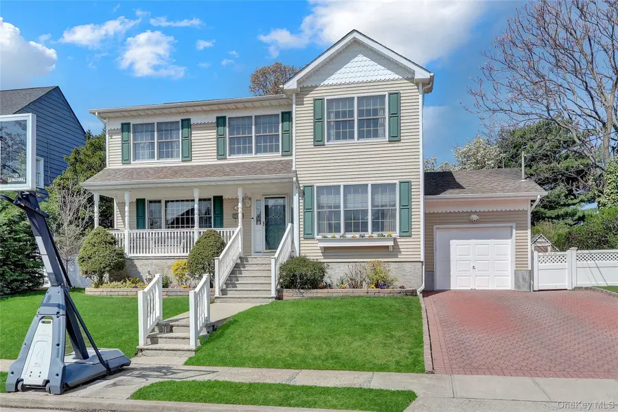 18 Hampton Road, Lynbrook, NY 11563 - #2