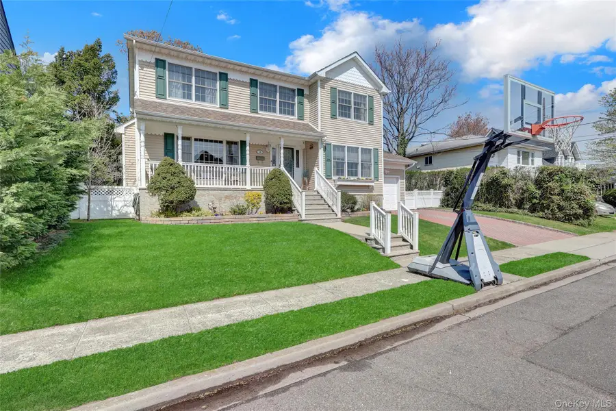 18 Hampton Road, Lynbrook, NY 11563 - #3