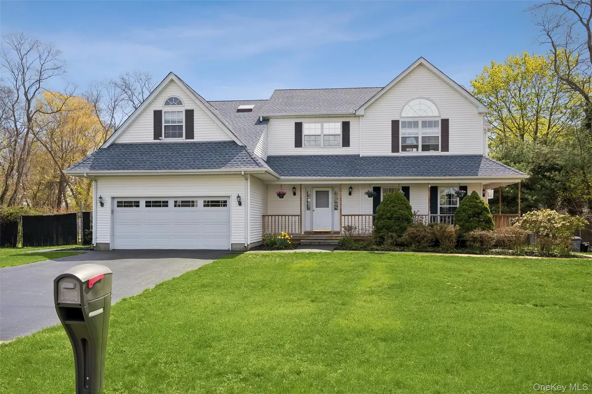 17 Egret Way, Center Moriches, NY 11934 - #1