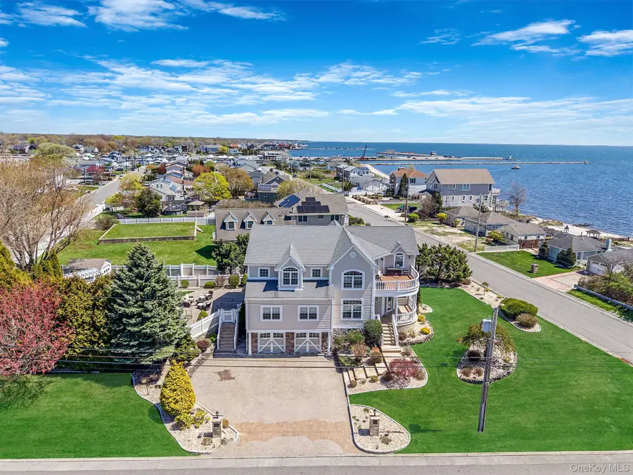 9 Sunset Lane, Patchogue, NY 11772 - #3