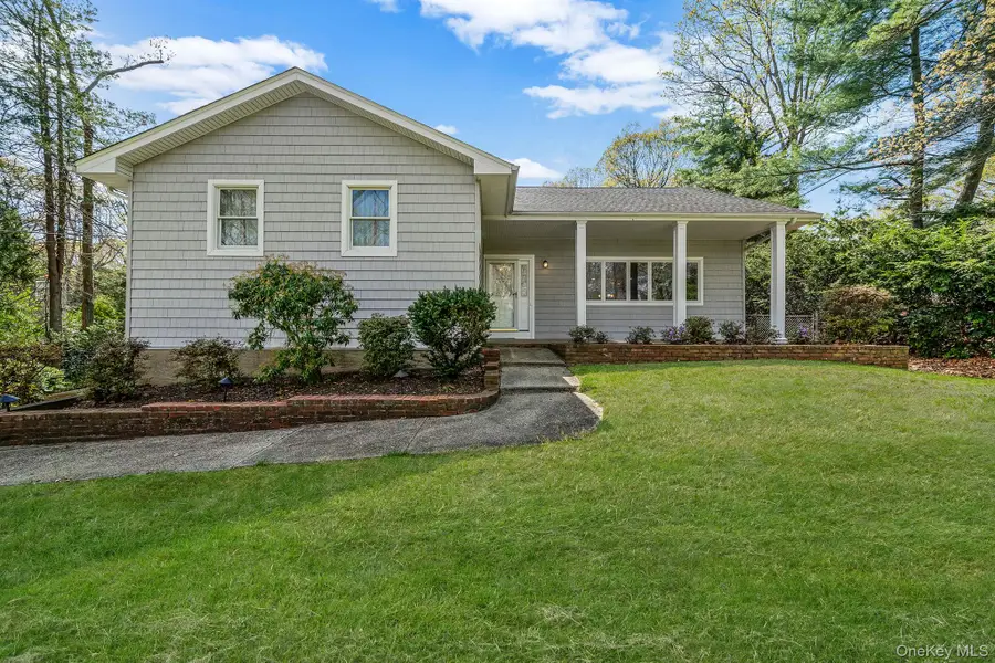 7 Carriage Court, Dix Hills, NY 11746 - #2
