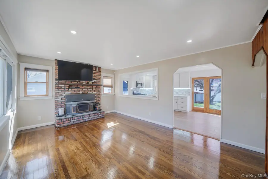 150 Spur Drive S, Bay Shore, NY 11706 - #2