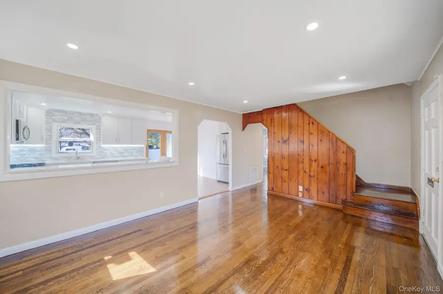150 Spur Drive S, Bay Shore, NY 11706 - #3