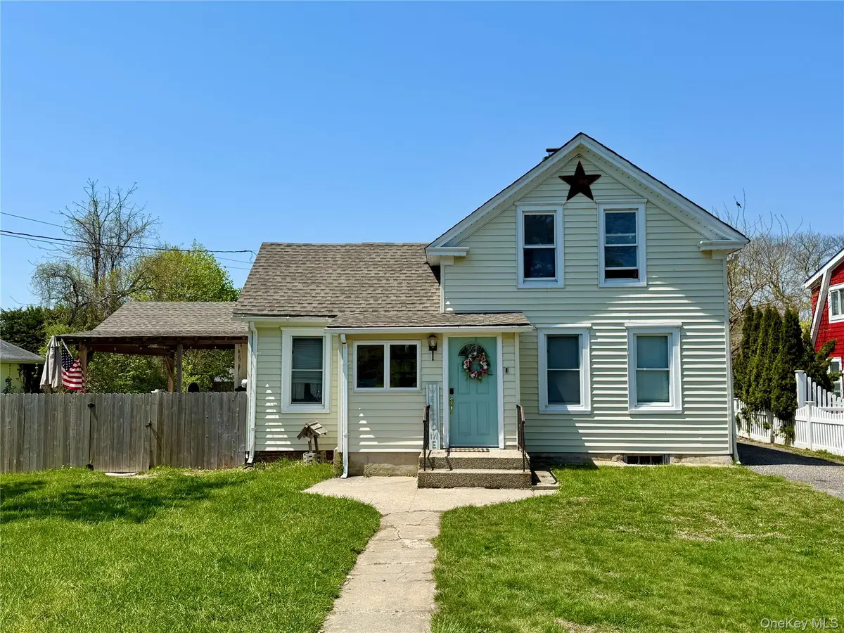 86 Tyler Avenue, West Sayville, NY 11796 - #1