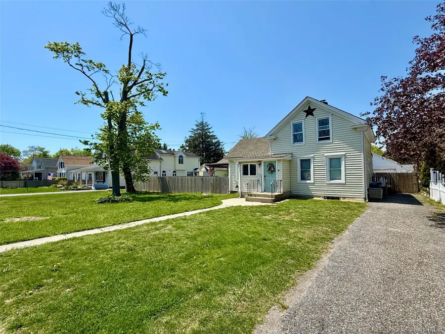 86 Tyler Avenue, West Sayville, NY 11796 - #2