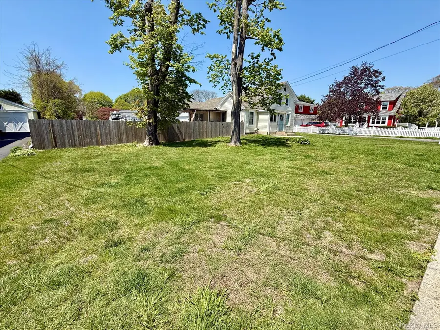 86 Tyler Avenue, West Sayville, NY 11796 - #3