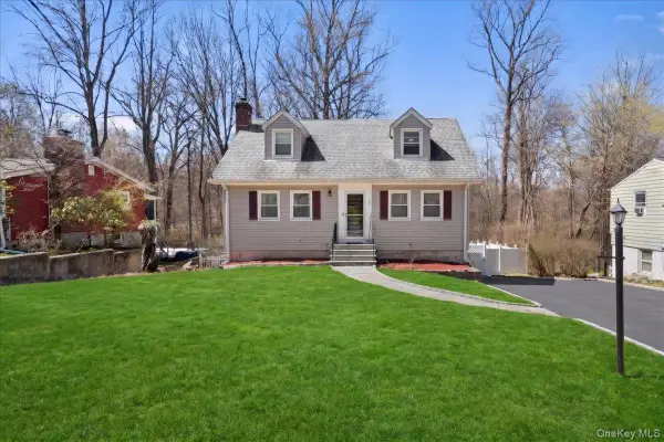 33 Greenwood Lane, White Plains, NY 10607