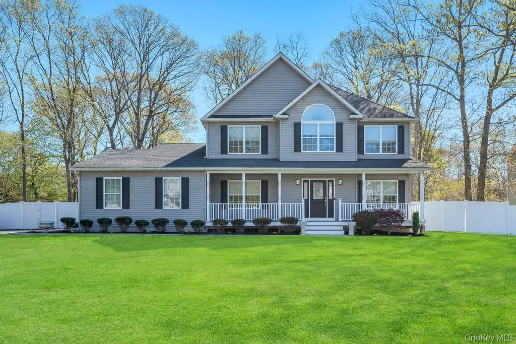 27 Grant Street, Port Jefferson Station, NY 11776 - #1