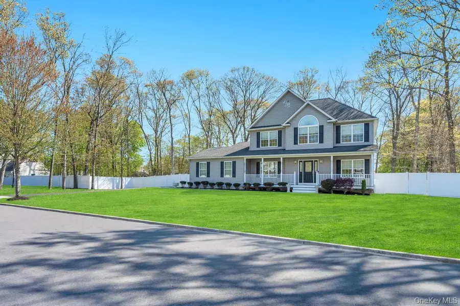 27 Grant Street, Port Jefferson Station, NY 11776 - #3