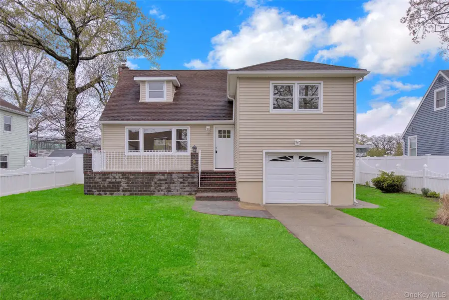 102 Hausch Boulevard, Roosevelt, NY 11575 - #2