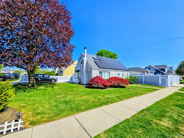 27 Spruce Street, Hicksville, NY 11801