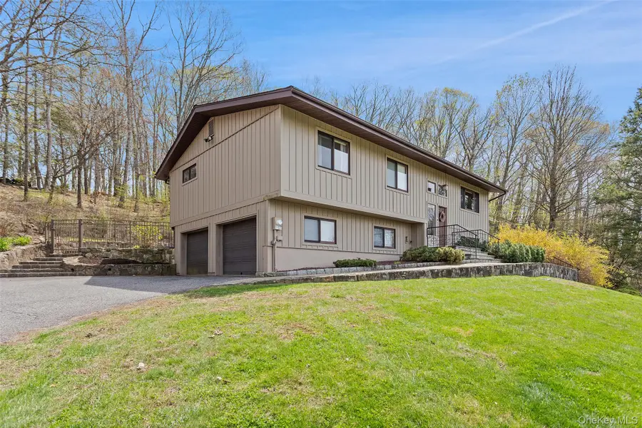 19 Crescent Lane, Putnam Valley, NY 10579 - #2