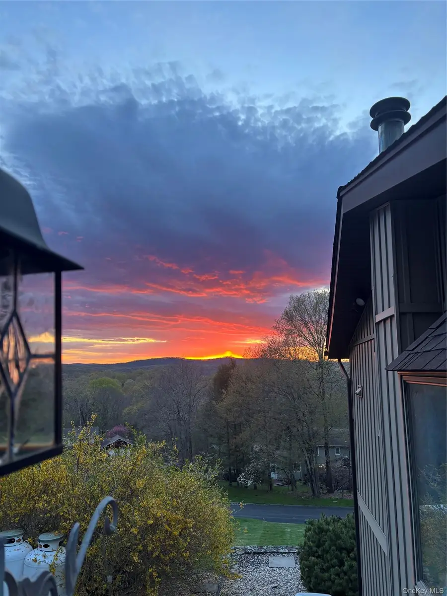 19 Crescent Lane, Putnam Valley, NY 10579 - #3