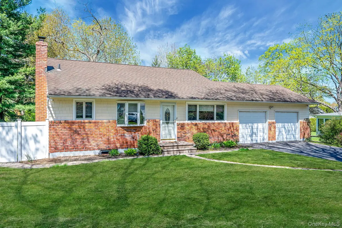 17 Gay Lore Drive, Huntington, NY 11743 - #1