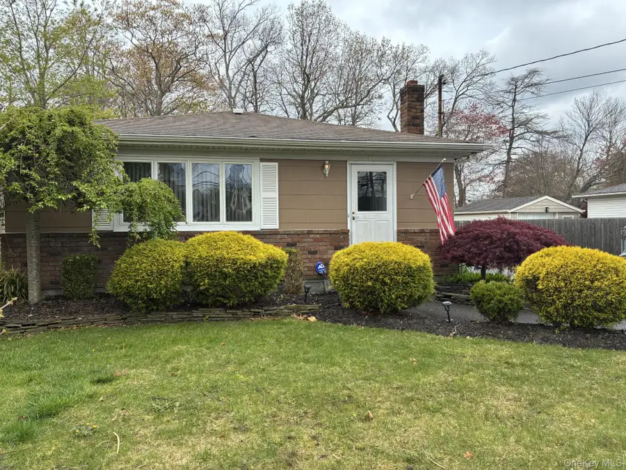 32 Lincoln Drive, Oakdale, NY 11769 - #2