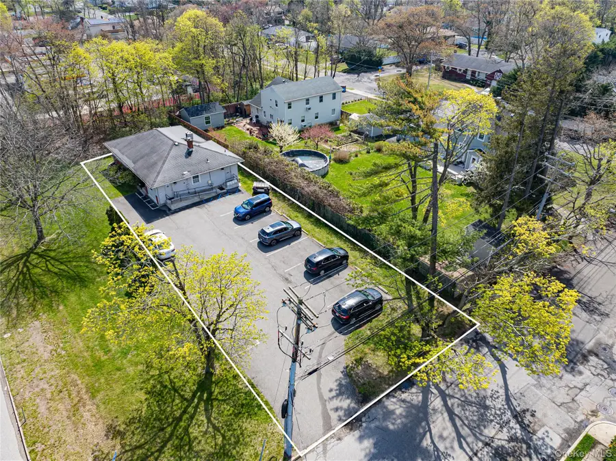 3250 Sunrise Highway, East Islip, NY 11730 - #2