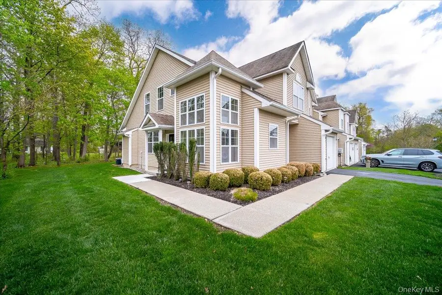 26 Halley Court, Poughkeepsie, NY 12601 - #2