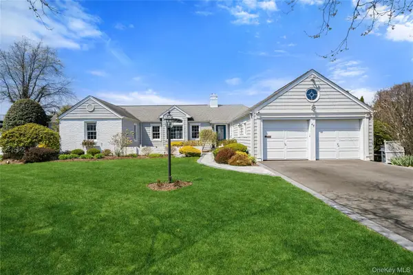 48 Davison Lane E, West Islip, NY 11795