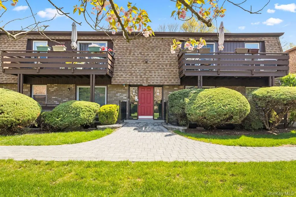 19 New Holland Village, Nanuet, NY 10954 - #1