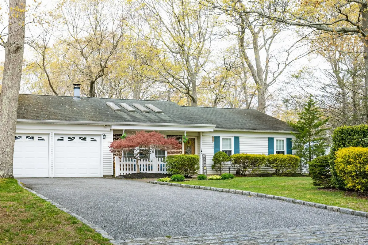 4 Mount Oak Place, Ridge, NY 11961 - #1
