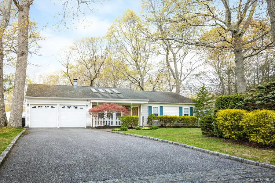 4 Mount Oak Place, Ridge, NY 11961 - #2