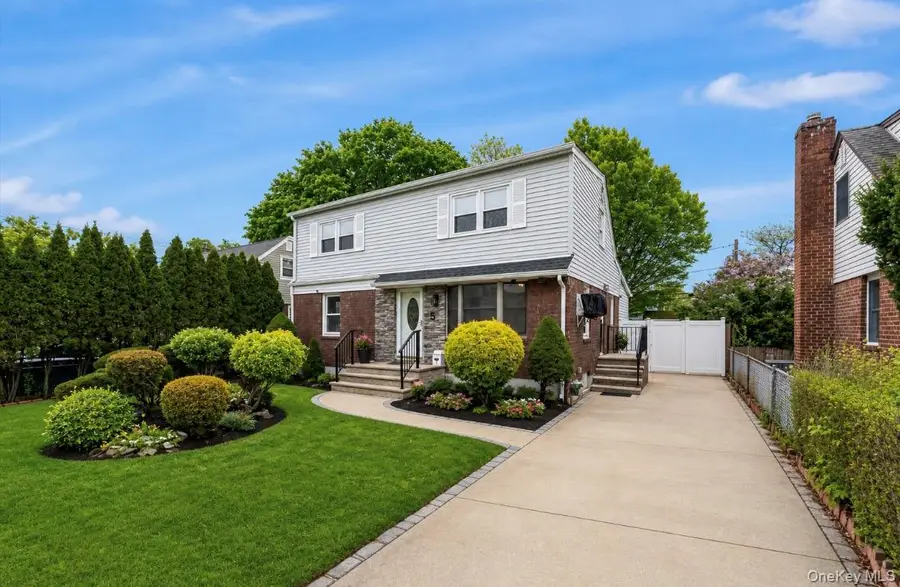 5 Edward Avenue, Hicksville, NY 11801 - #2