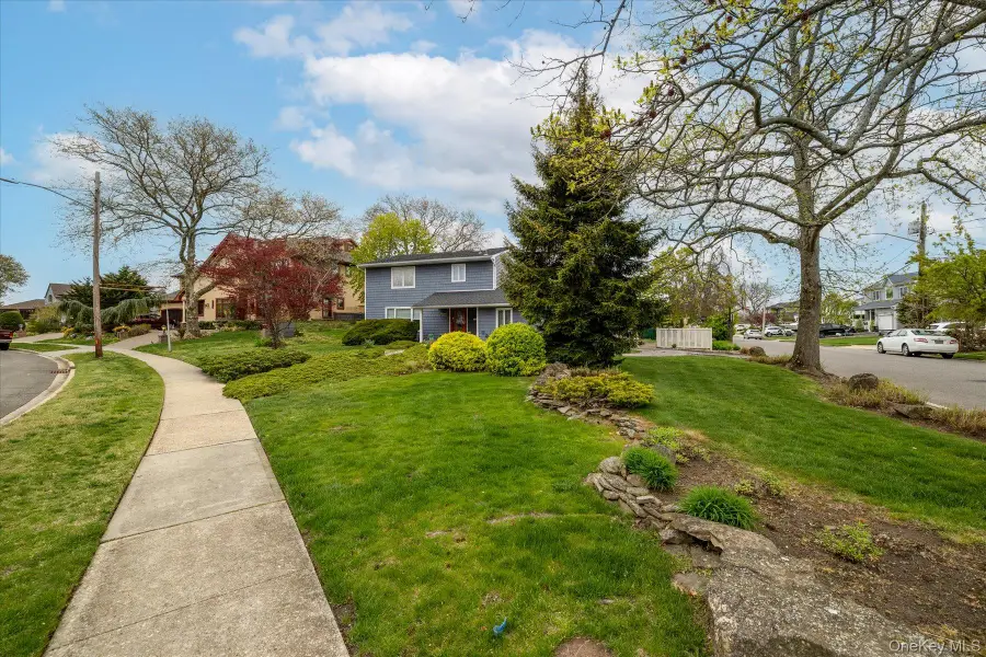142 E Shore Drive, Massapequa, NY 11758 - #3