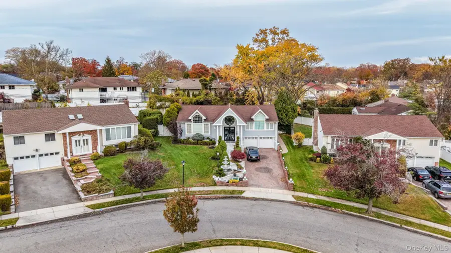 67 Royal Way, Manhasset Hills, NY 11040 - #2